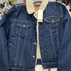 Brand New Women Trucker Fleece Jacket! Size Medium, great jacket!! 😍